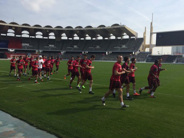 Спартак провёл первую тренировку на сборах в ОАЭ Источник: http://www.bobsoccer.ru/user/3180/blog/?item=376887 Спартак провёл первую тренировку на сборах в ОАЭ Источник: http://www.bobsoccer.ru/user/3180/blog/?item=376887