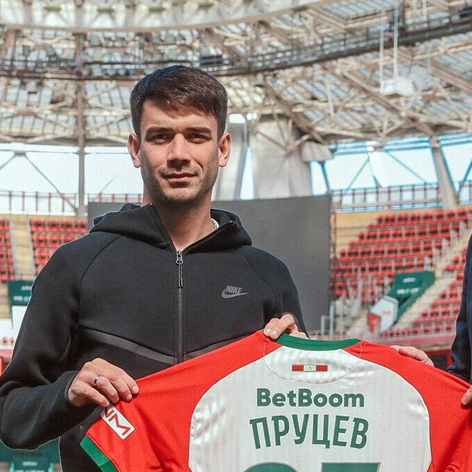 «Спартак» продлил контракт с Пруцевым до 2028 года и отдал игрока в аренду в «Локомотив» «Спартак» продлил контракт с Пруцевым до 2028 года и отдал игрока в аренду в «Локомотив»