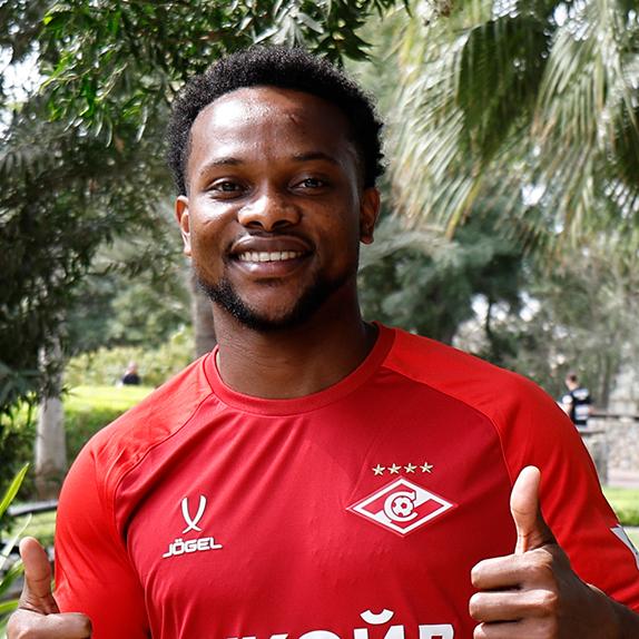 Гарсия — о качестве газона в матче с «Сочи»: «Сложное поле, на зимних сборах были другие условия»