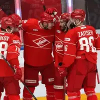 «Спартак» обыграл в гостях «Торпедо» в матче с 13 заброшенными шайбами