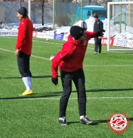 Алекс - жонглирует мячом