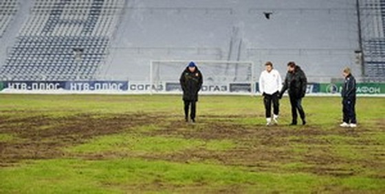 Гендиректор "Крыльев": "Готовим поле к "Спартаку". Но к матчу оно не будет как бильярдный стол"